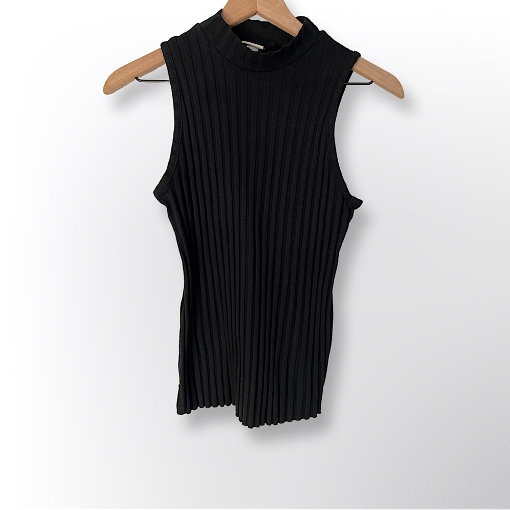 Black sleeves too with medium high neck